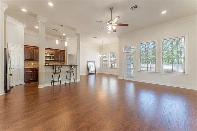 3 bed, 2.0 bath, 1675 sqft, $1,800 — Photo 4