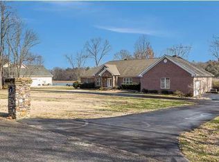 9038 Edgewater Rd, Chattanooga, TN 37416