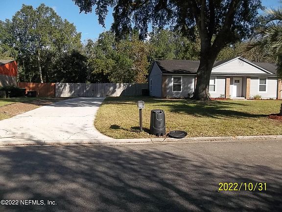 2nd image of 8145 Cayuga Trl N