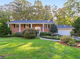 4037 Doveville Ln, Fairfax, VA 22032