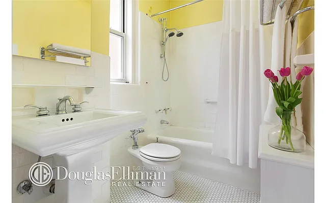 Sold by Douglas Elliman | media 25