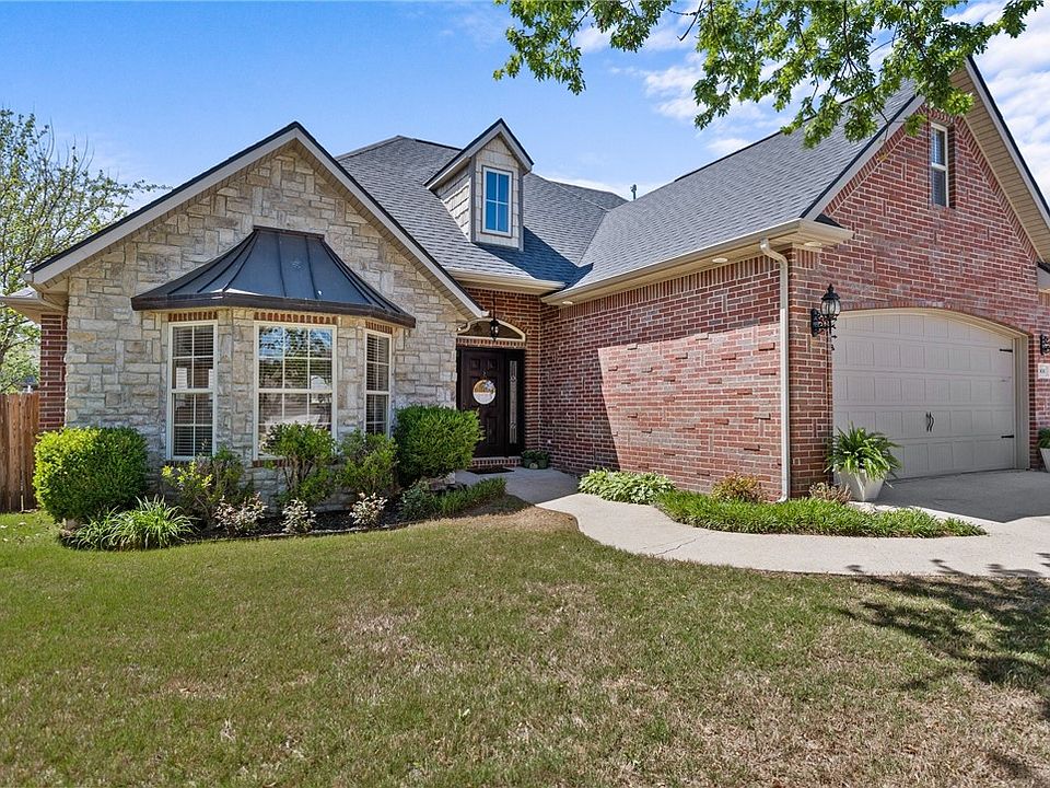 1st image of 3806 SW Harrier Dr