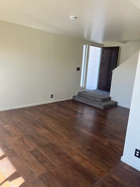 3 bed, 1.5 bath, 1034 sqft, $2,950 — Photo 3
