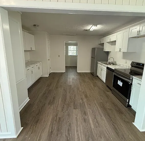 53 Park Ln — Photo 3