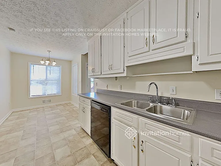 3848 Summer Leigh Ct — Photo 6