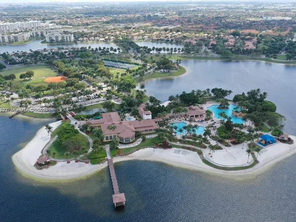 6814 NW 107th Pl, Doral, FL 33178