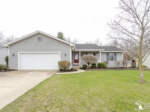 1897 Allan St, Adrian, MI 49221