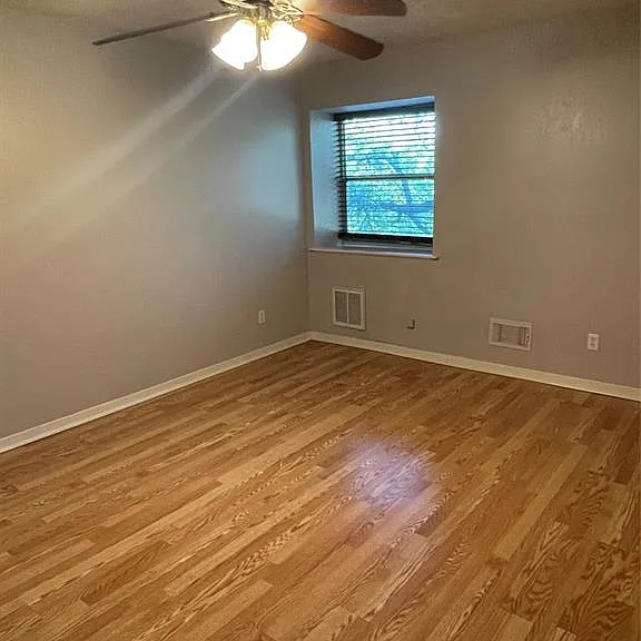 2304 Barton Village Cir #104 — Photo 5