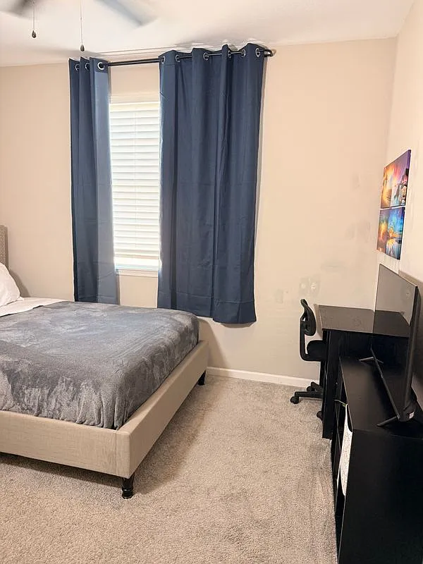 1 bed, 1.0 bath, 130 sqft, $1,250 — Photo 3