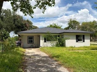 6402 N Ridgecrest Dr, Hitchcock, TX 77563