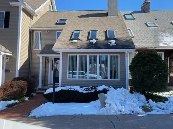 181 Salem St APT 3, Woburn, MA 01801