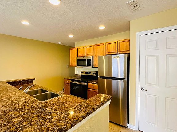 3rd image of 131 Melissa Pl