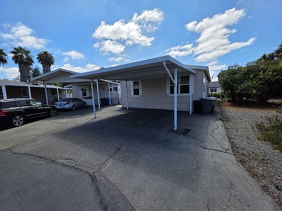 3rd image of 2907 S Santa Fe Ave Space 12