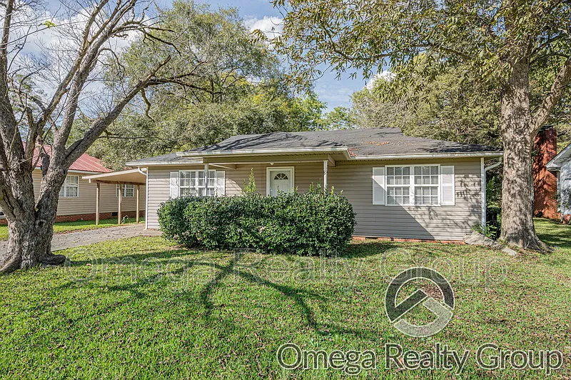 2 bed, 1.0 bath, 1208 sqft, $1,275 — Photo 2