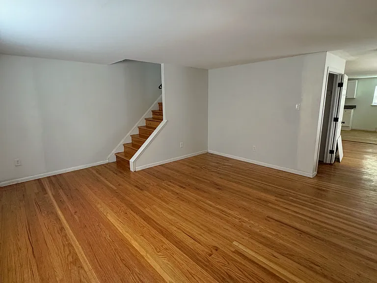 714 Hagner St — Photo 5