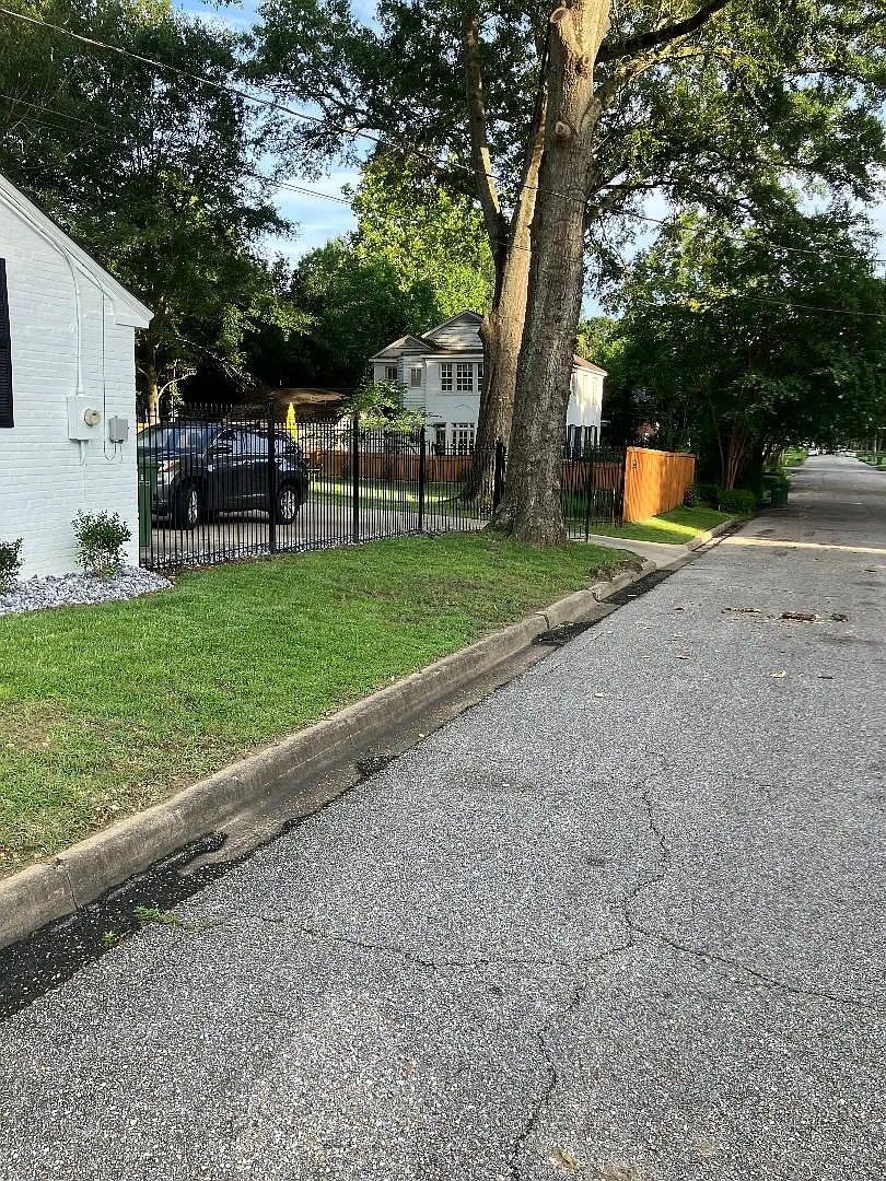4 bed, 2.5 bath, 2250 sqft, $900 — Photo 3