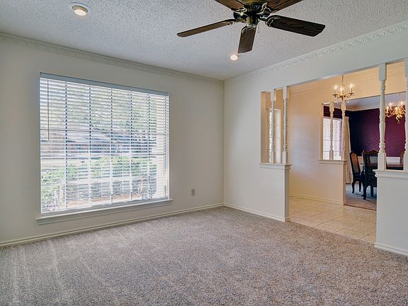 DSC_4660_LivingRoom.jpg