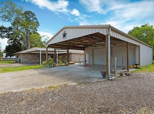 615 Clear Lake Rd, Highlands, TX 77562