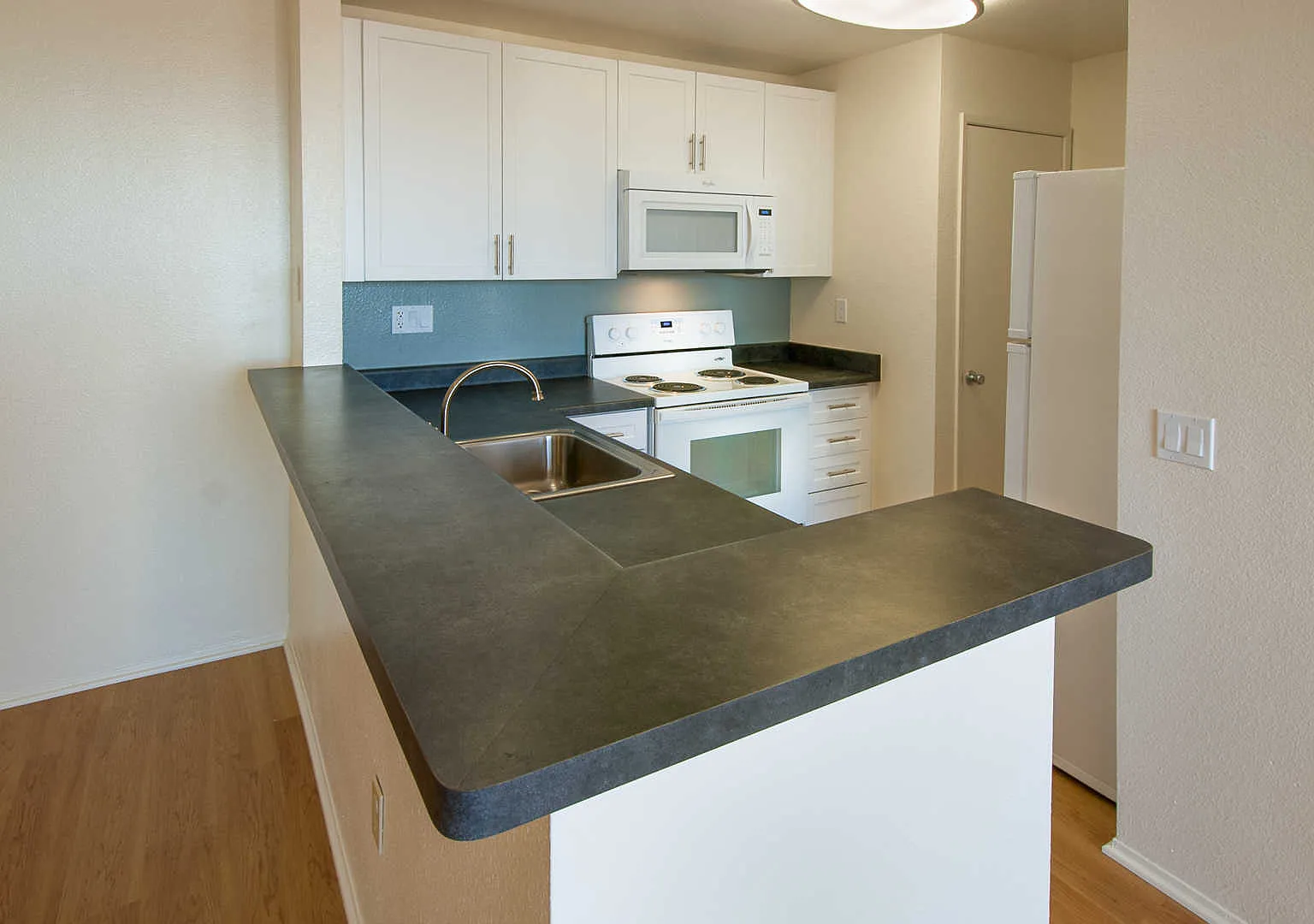 Canyon Ridge — Photo 3