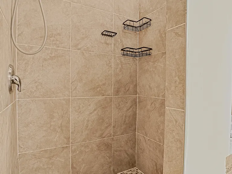 774 Princeton Dr — Photo 32