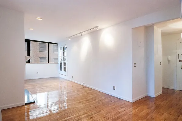 Rented by WAM Partners - William Moses Co. | media 32