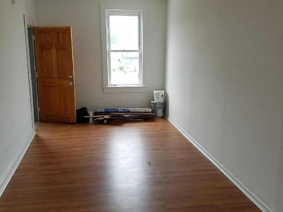 2nd image of 1625 Cypress St APT 1