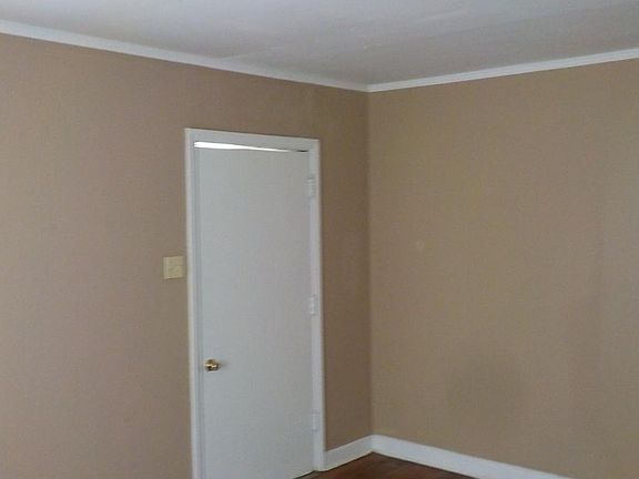 4th image of 4286 Fairmont Ave