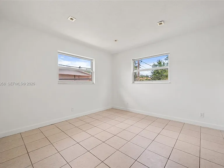 608 SW 16th Ave #A — Photo 6