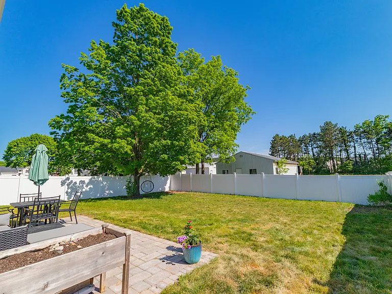 25091 Front Ave — Photo 28