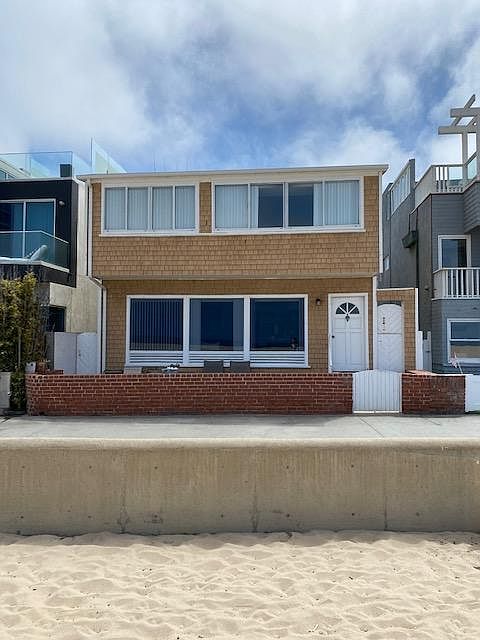 Back Unit of This Strand Home