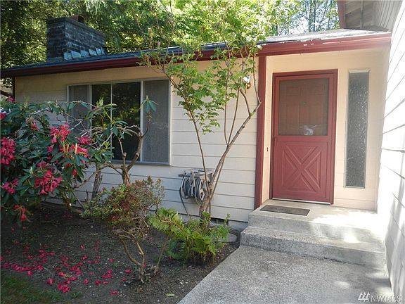 2nd image of 422 106th Avenue Ct E
