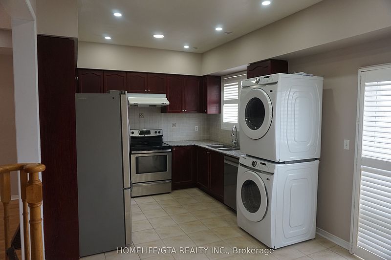 Toronto House for rent - 4 Bedrooms — photo 6