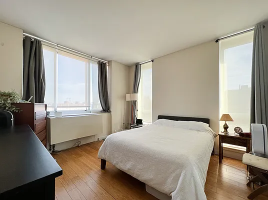 Rented by Kahen Properties | media 33