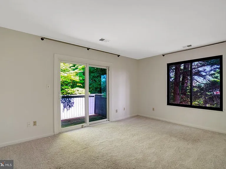 203 W Glendale Ave — Photo 53