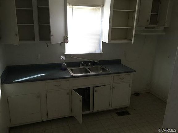 5th image of 2412 Yorktown Ave