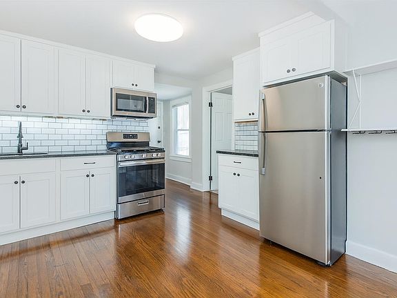 4th image of 54 Avenue C Floor 2
