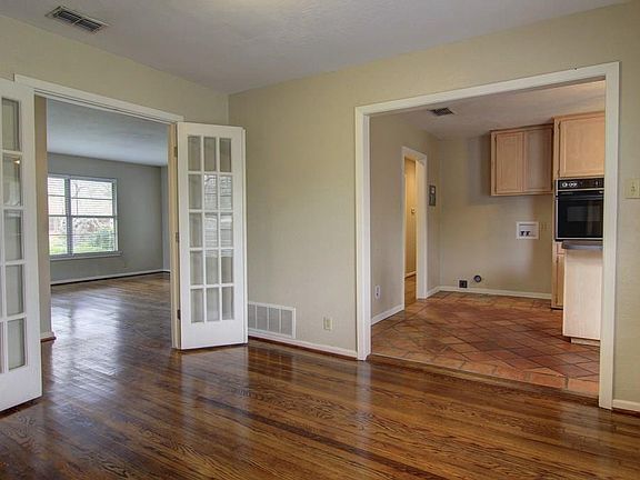 3rd image of 613 Bermuda Pl