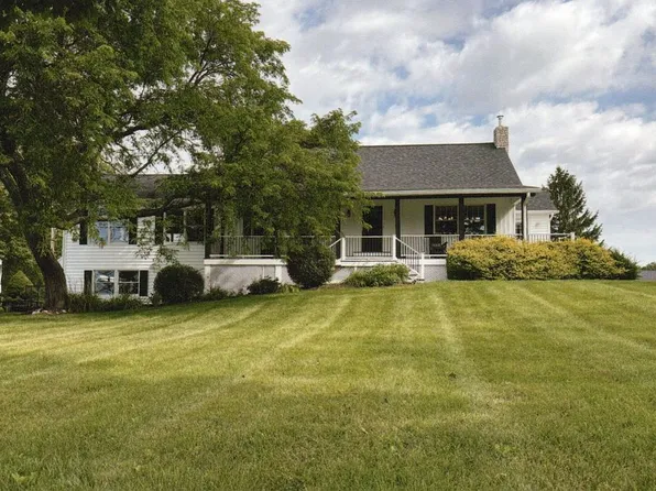 5600 Rossier Rd, Canandaigua, NY 14424