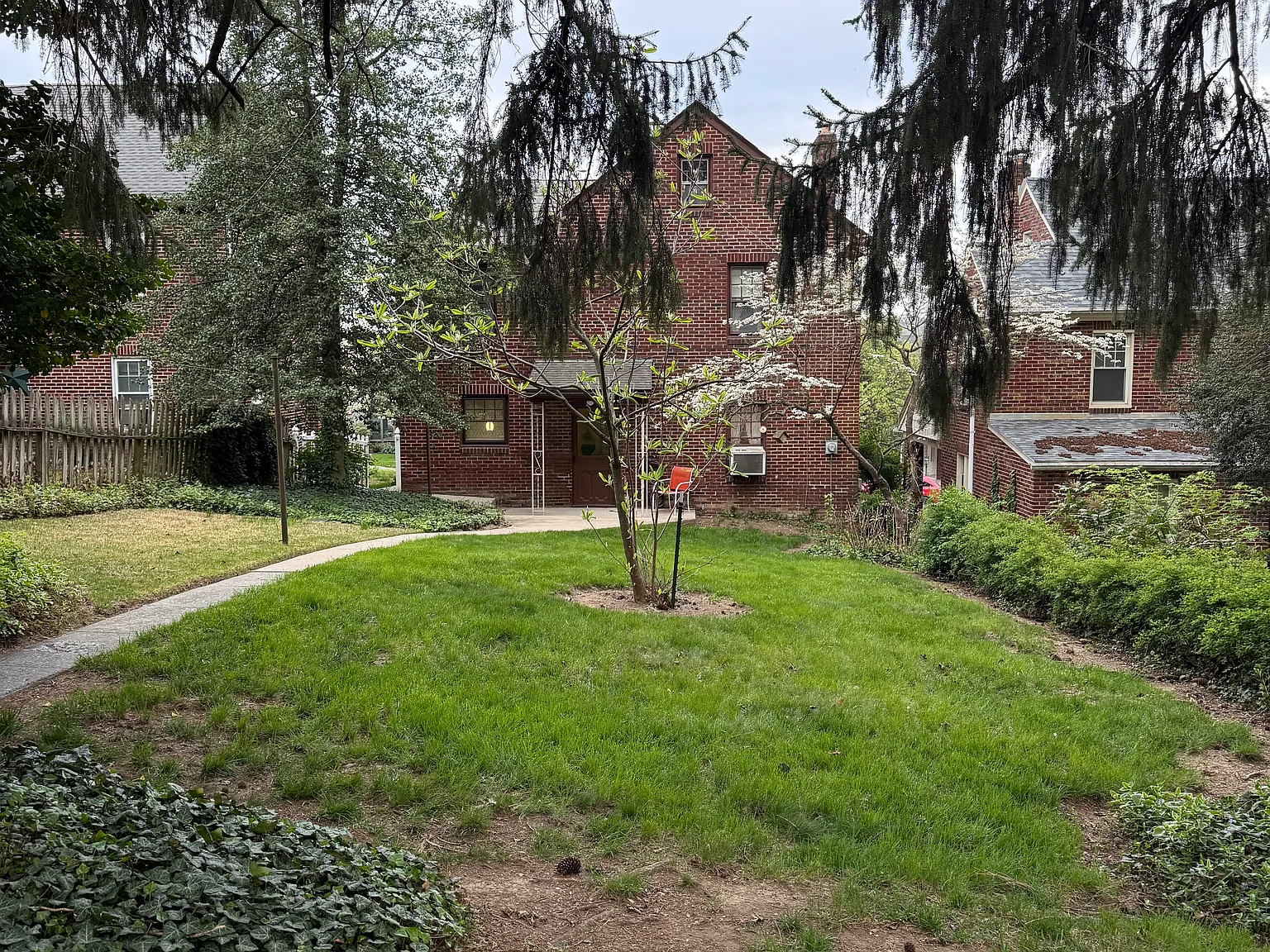 741 Florida Ave — Photo 2