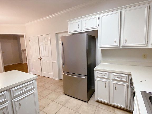 5th image of 8235 Greyfield Dr