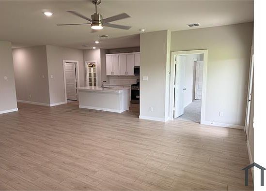 1st image of 986 Olive Dr