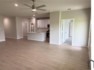 986 Olive Dr, Lavon, TX 75166