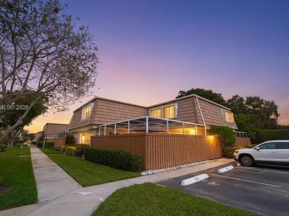 11625 Winchester Dr APT B, Palm Beach Gardens, FL 33410