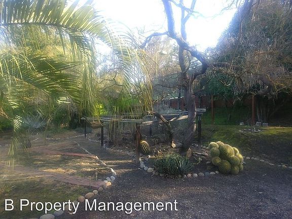 3rd image of 2452 Lariat Ln