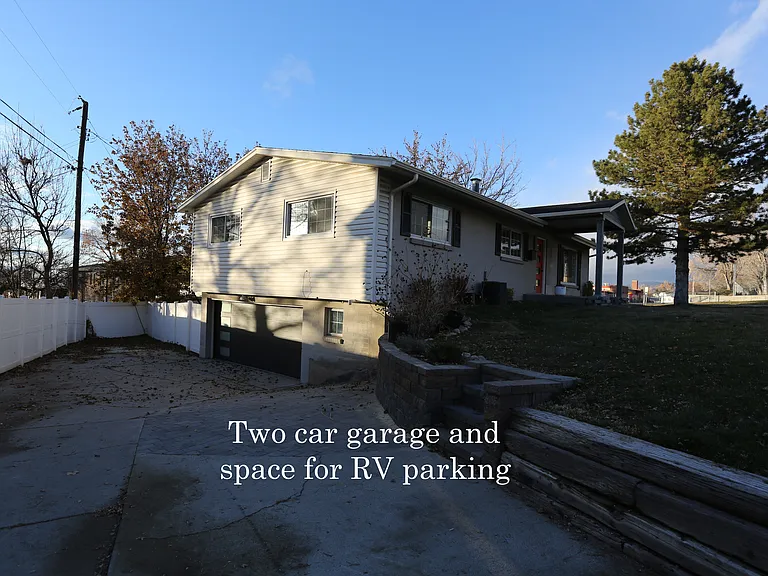 3041 E Middleton Way — Photo 12