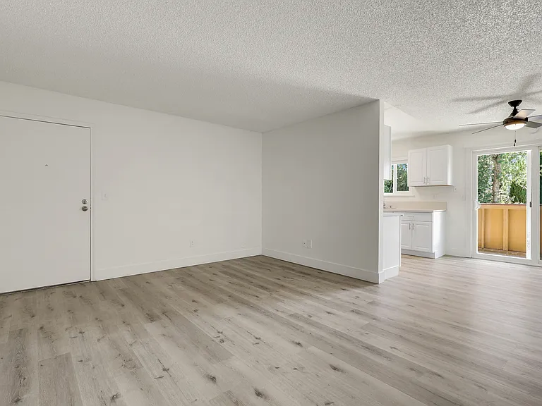 2x2- Living Room/Dining