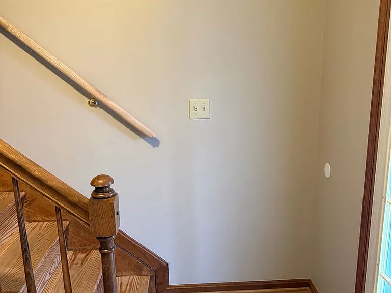 1560 Buttercup Dr — Photo 32