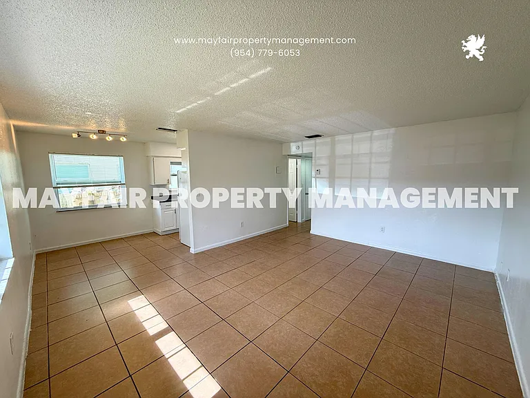 3741 SW 59th Ter #1 — Photo 1