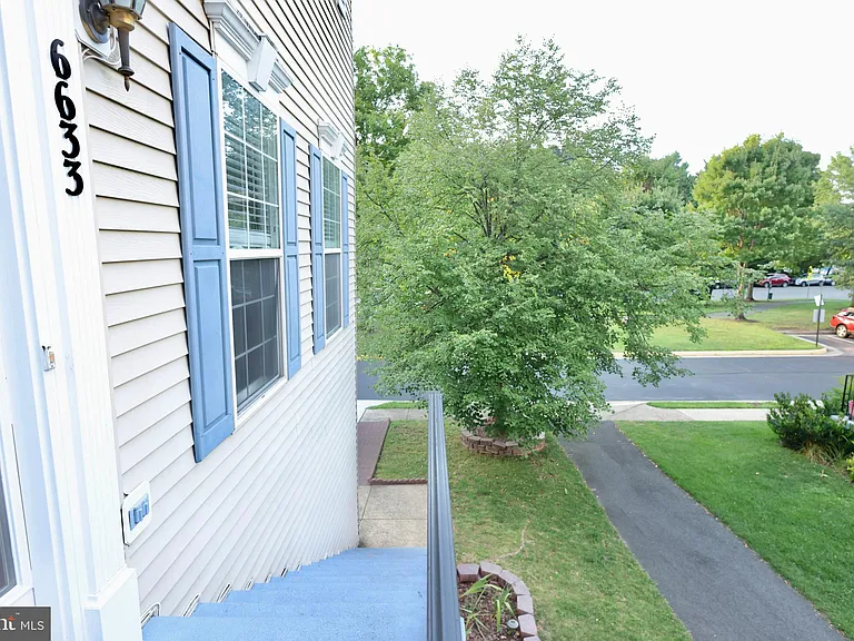 6633 Creek Point Way — Photo 58