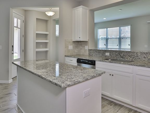 4th image of 5031 Sunnyside Ln